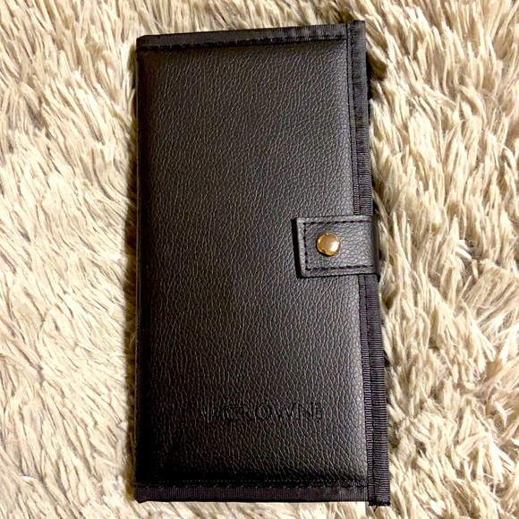 Brand new Crown makeup brushes $30 - Picture 1 of 2